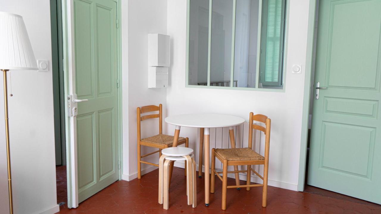 Le Petit Provencal Apartment นีมส์ ภายนอก รูปภาพ