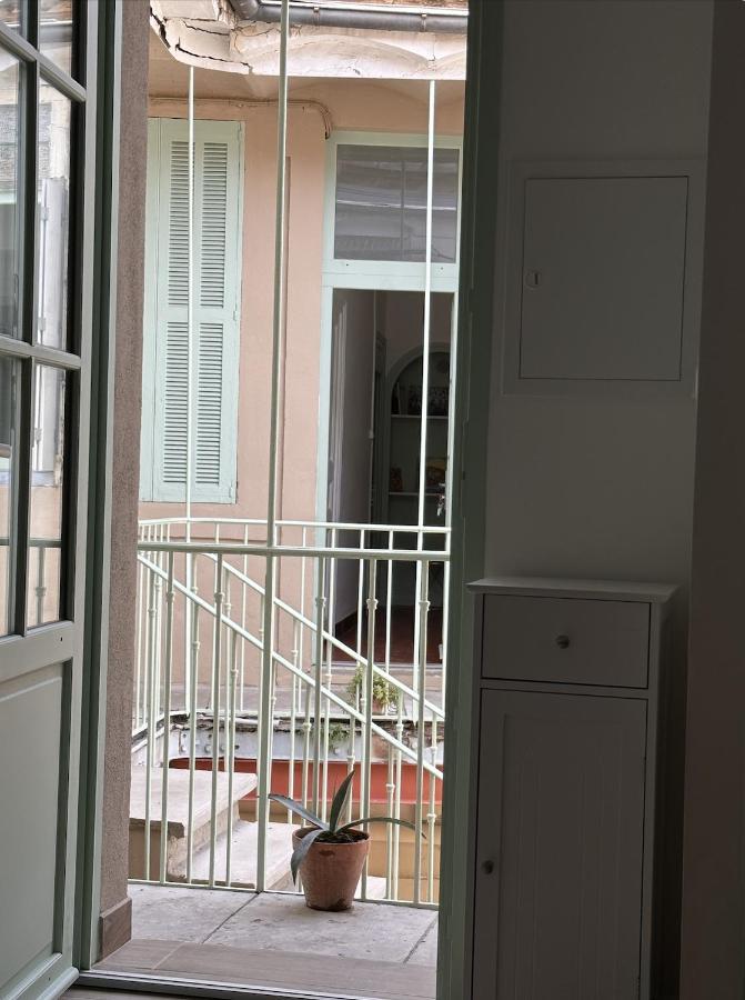 Le Petit Provencal Apartment นีมส์ ภายนอก รูปภาพ